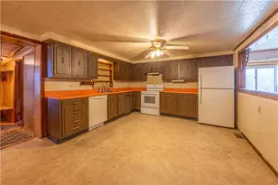 642 N Eighty Eight Rd, Carmichaels-Cumberland, PA 15320 - Photo 8