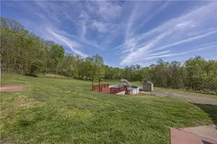 642 N Eighty Eight Rd, Carmichaels-Cumberland, PA 15320 - Photo 4