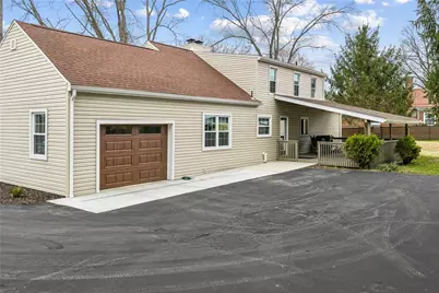 557 Morningstar Dr, Franklin Township, PA 16117 - Photo 4