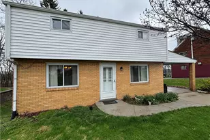 546 Millers Ln, Pittsburgh, PA 15239 - Photo 2