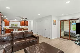 5528 Worthington Ct, Bridgeville, PA 15017 - Photo 12