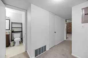 920 Margarite Dr, Scott Township, PA 15216 - Photo 18