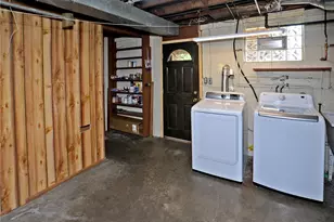 1597 Riverside Dr, Pittsburgh, PA 15147 - Photo 18