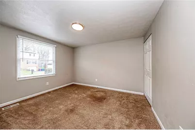 646 Harborview Dr, Pittsburgh, PA 15239 - Photo 18