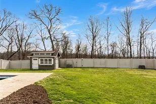 2094 Laurel Ridge Dr, Jefferson Hills, PA 15025 - Photo 8