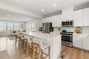 410 Scharberry Ln, Mars, PA 16046 - Photo 6