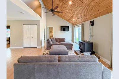 9221 Warren Dr, Shenango, PA 16424 - Photo 16