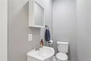 6 Elmont St, Pittsburgh, PA 15205 - Photo 10