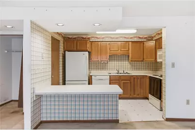 503 Clubhouse Dr, South Strabane, PA 15301 - Photo 10