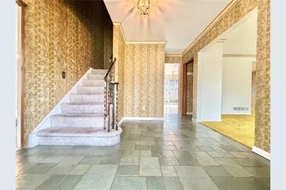 3206 Brunton Dr, Pittsburgh, PA 15116 - Photo 2