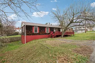 2715 Myrtle Dr, Lower Burrell, PA 15068 - Photo 2