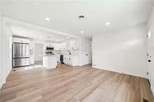 514 New Market Dr, Hempfield Township, PA 15601 - Photo 6