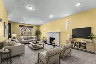 251 Crescent Pines Dr, Pittsburgh, PA 15147 - Photo 4