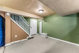 251 Crescent Pines Dr, Pittsburgh, PA 15147 - Photo 20