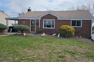 231 Lebanon Manor Dr, West Mifflin, PA 15122 - Photo 1