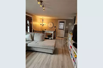 231 Lebanon Manor Dr, West Mifflin, PA 15122 - Photo 4