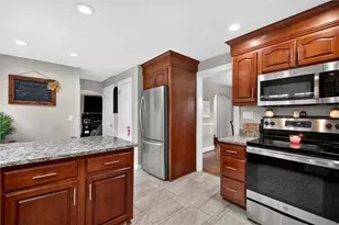 1369 S Hermitage Rd, Hermitage, PA 16148 - Photo 16