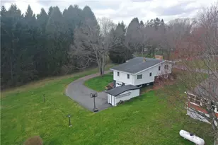 171 Holly Ln, Somerset Township, PA 15501 - Photo 2