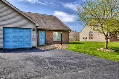 216 Draw Bridge Ct, Hempfield Township, PA 15601 - Photo 2