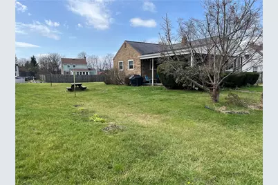 25 Andrews Ave, Hempfield Township, PA 15644 - Photo 2