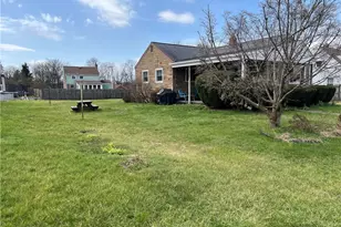 25 Andrews Ave, Hempfield Township, PA 15644 - Photo 2