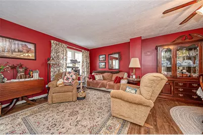 483 Cherryhill Dr, Cecil, PA 15017 - Photo 10