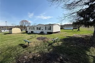 130 Fourth St, Conemaugh-Yough Townships, PA 15681 - Photo 2