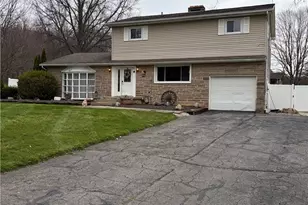 2927 Spangler Rd, Hermitage, PA 16148 - Photo 2