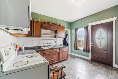 7185 W Market St, Jefferson Township, PA 16137 - Photo 2