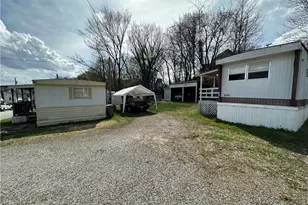 800 Sidney St, Southwest Greensburg Boro, PA 15601 - Photo 10