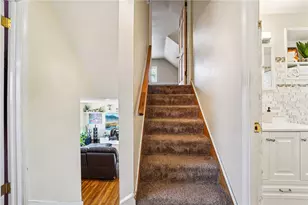 7890 Mark Dr, Pittsburgh, PA 15147 - Photo 14