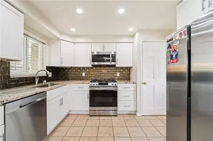 7890 Mark Dr, Pittsburgh, PA 15147 - Photo 6