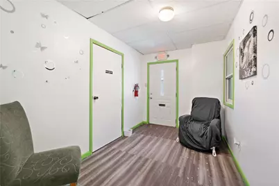 560 W Pike Street, Canonsburg, PA 15317 - Photo 18