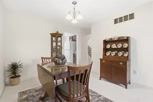 766 Windvue Dr, Robinson Twp, PA 15205 - Photo 8