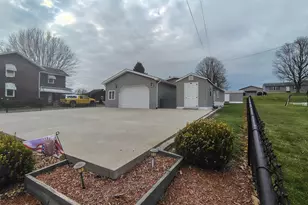 3959 Maple St, Hawthorne, PA 16230 - Photo 4