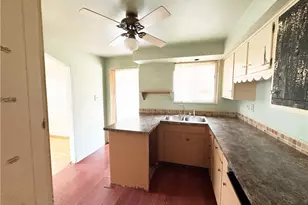 14 W Hillcrest Rd, Nottingham, PA 15330 - Photo 4