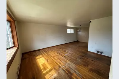 14 W Hillcrest Rd, Nottingham, PA 15330 - Photo 2