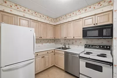 2160 Greentree Road #705W, Scott Township, PA 15220 - Photo 12