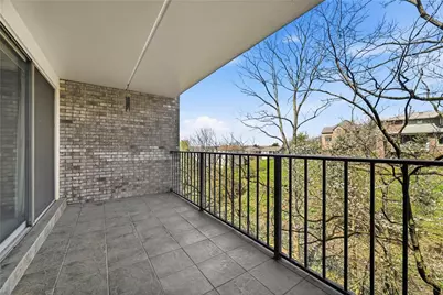 2160 Greentree Road #705W, Scott Township, PA 15220 - Photo 24