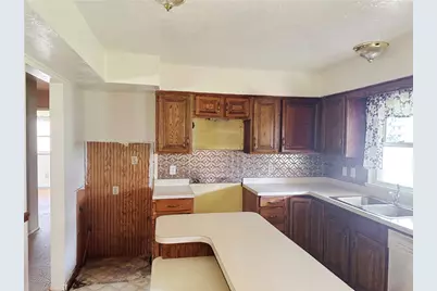 1390 Wakefield Dr, Hermitage, PA 16148 - Photo 6