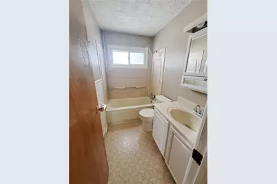 1390 Wakefield Dr, Hermitage, PA 16148 - Photo 10