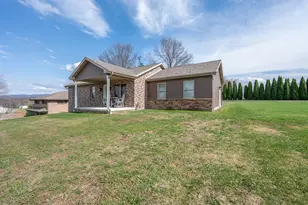 12 Highview St, Derry Township, PA 15650 - Photo 4