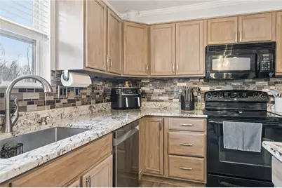 220 Williamsburg Dr, Elizabeth Twp/Boro, PA 15037 - Photo 4