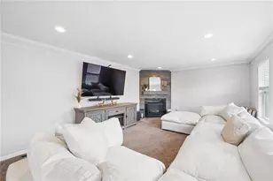 220 Williamsburg Dr, Elizabeth Twp/Boro, PA 15037 - Photo 10