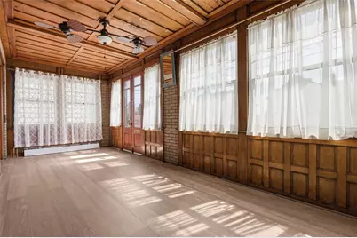 637 E 10th Ave, Tarentum, PA 15084 - Photo 2