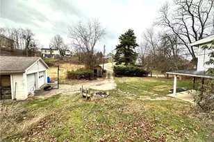 572 Alberts Dr, Monessen, PA 15062 - Photo 4