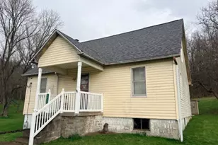 2440 Race Track Rd, Youngwood, PA 15672 - Photo 2