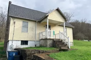 2440 Race Track Rd, Youngwood, PA 15672 - Photo 4