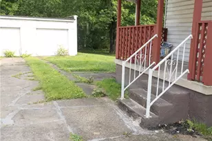 737 Grove Ave, New Brighton, PA 15066 - Photo 14