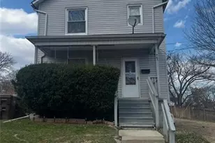 462 Lorain St, Sharon, PA 16146 - Photo 2